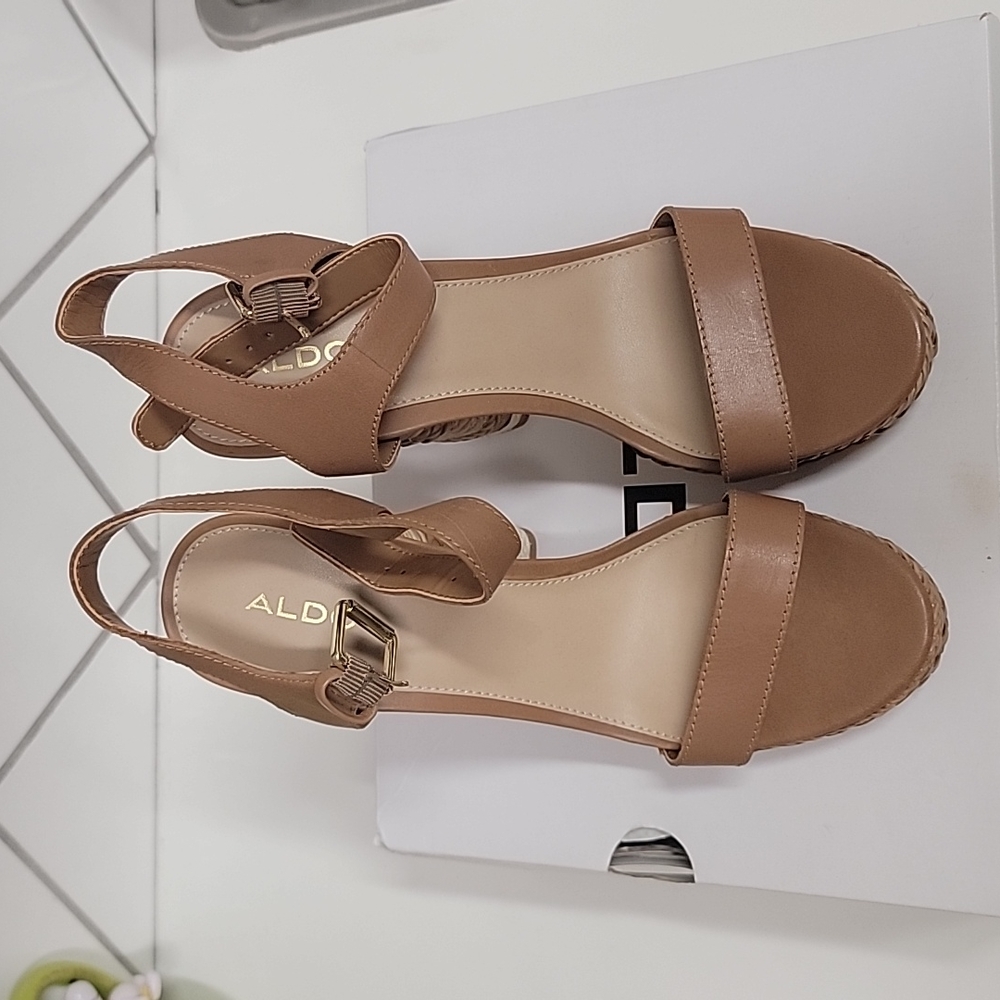 NIB ALDO Nude SANDALS